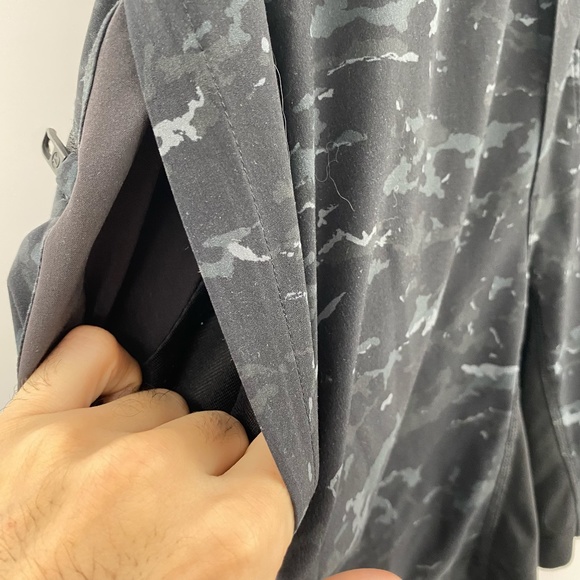 Lululemon T.H.E. Short Liner-less 7" Athletic Shorts Camouflage Blue Size Large - Picture 2 of 6